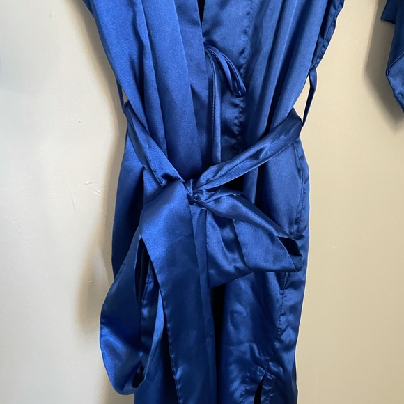 BLUE SILK ROBE - Picture 2 of 5